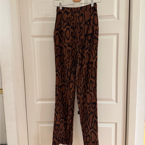 DANIELLE BERNSTEIN Brown Snake Print Pants - Picture 5 of 7